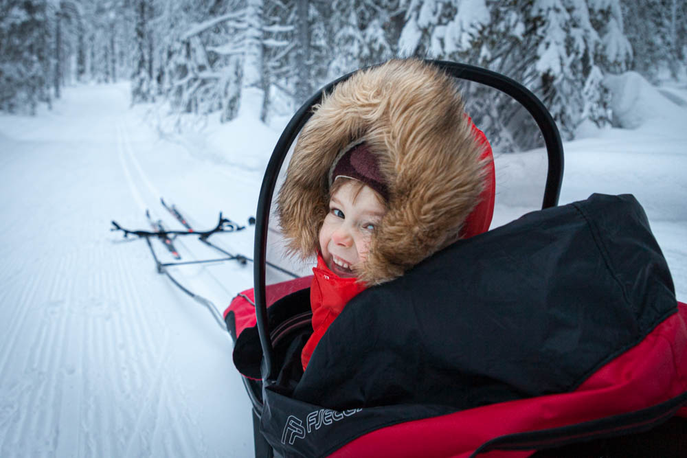 Ylläksen hiihtoladut välinevuokra ahkio vuokralle